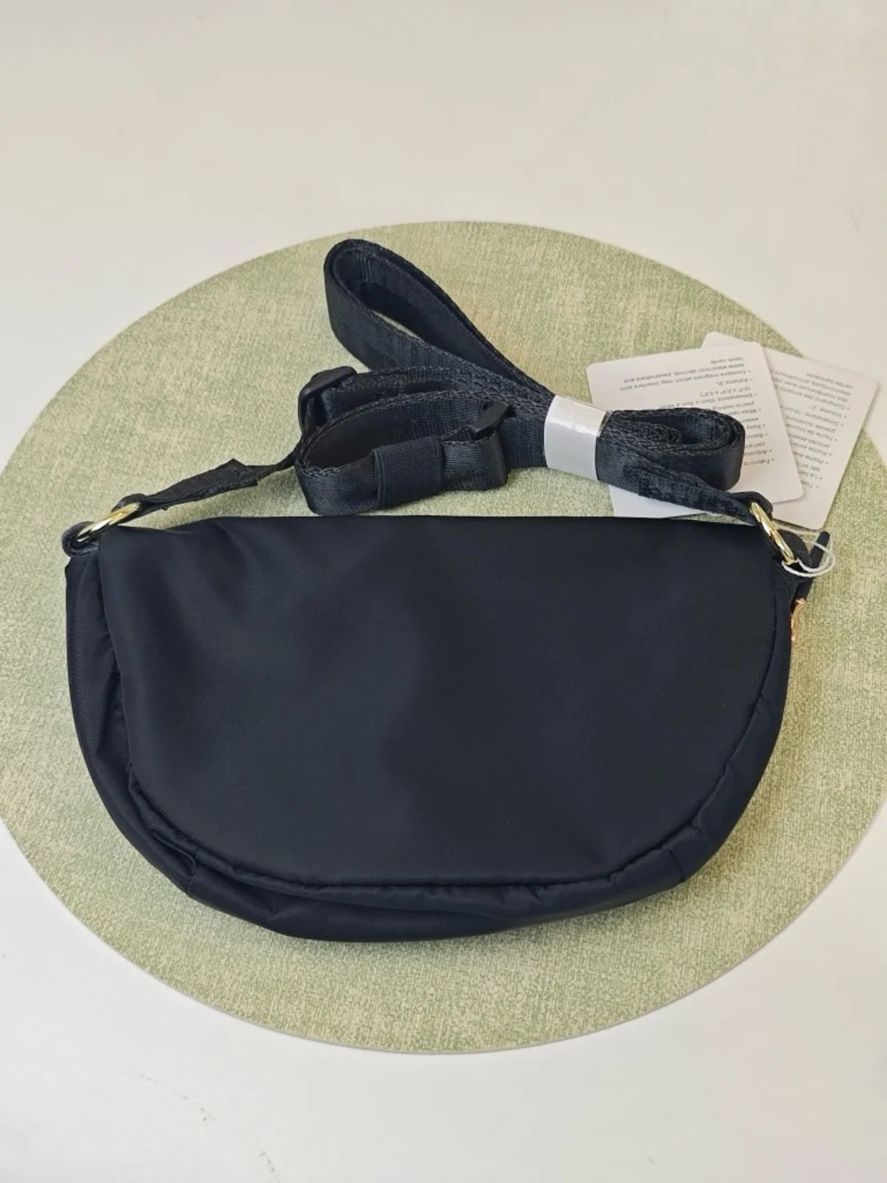 lululemon athletica Black Crossbody Belt Bag with Gold Hardware 2L - Picture 3 of 5